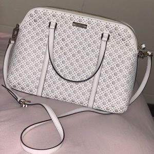 I am selling this Kate Spade Handbag!